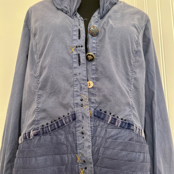 Avant Garde Italian Designer Jacket - Picture 2 of 6